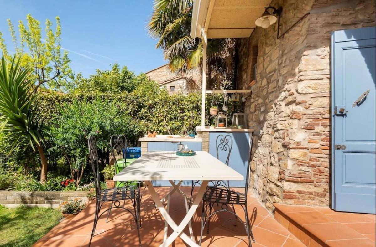 La Casa Nel Castello E Il Giardino Segreto Vila Suvereto Exterior foto