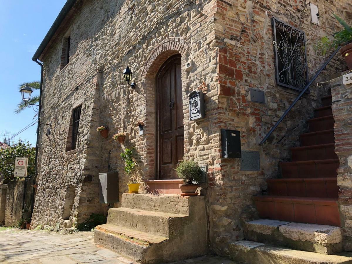 La Casa Nel Castello E Il Giardino Segreto Vila Suvereto Exterior foto